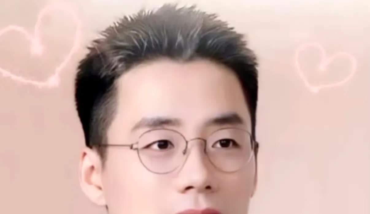 顿顿你糊涂啊，董宇辉离职他是有资本，现在你离开东方甄选真的太冲动了！
