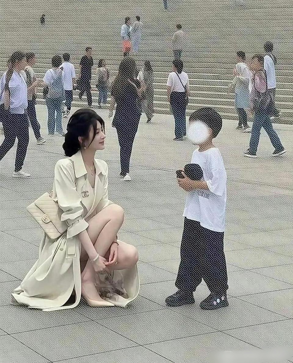 是上辈子拯救了银河系，才能娶到这样的老婆来报恩吧