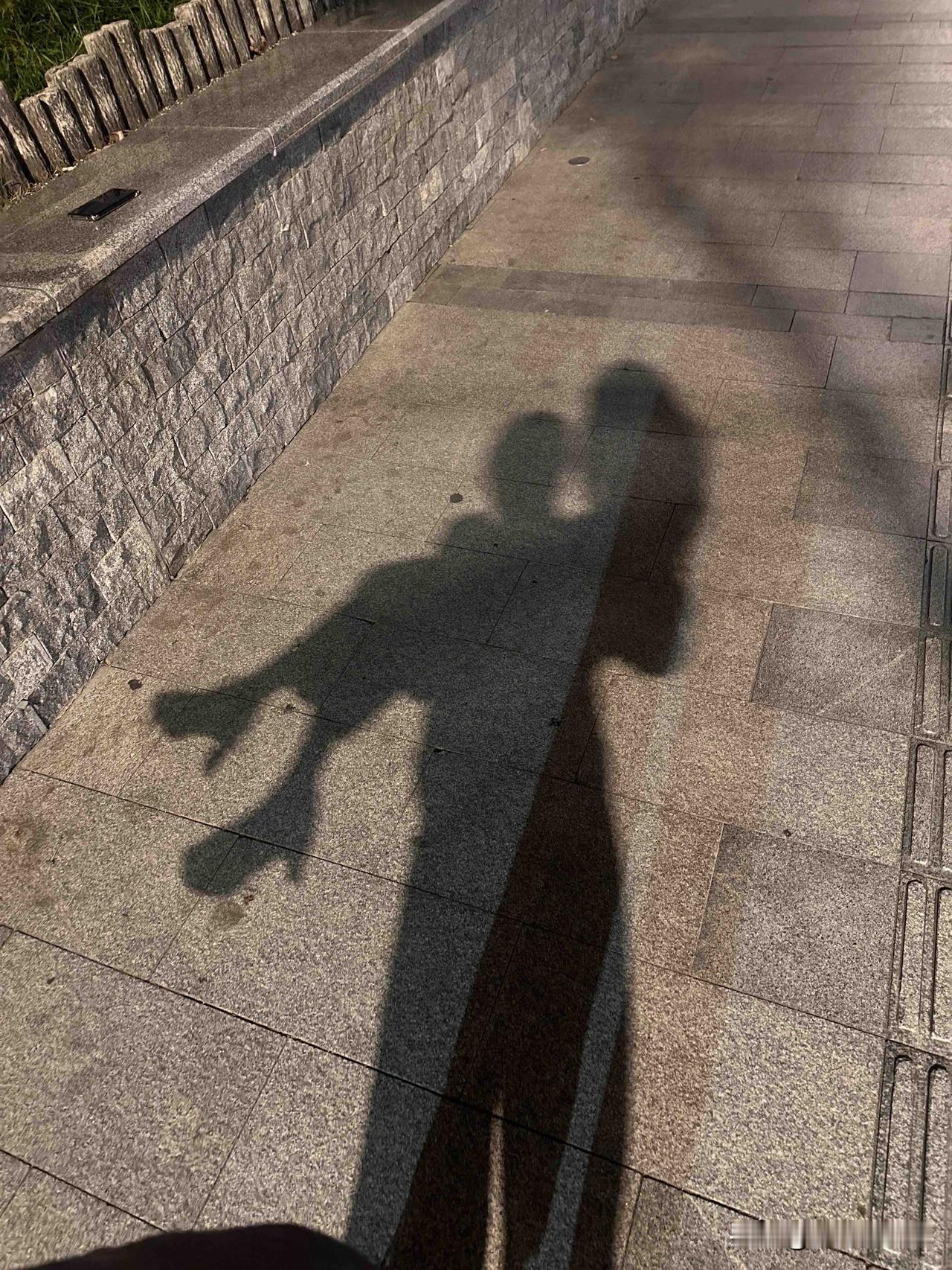 分手怕找不到更好的姐妹们相信我一定会遇到更好的。长跑恋爱六年分手以后，时隔两年