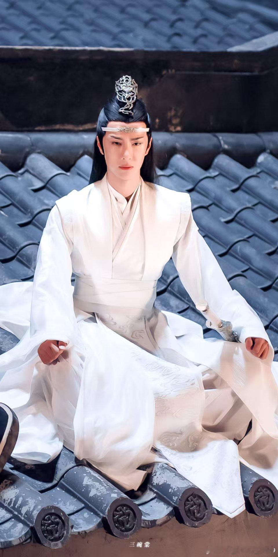 月是人间散客 卿是人间绝色 亦是人间难得  ​​​