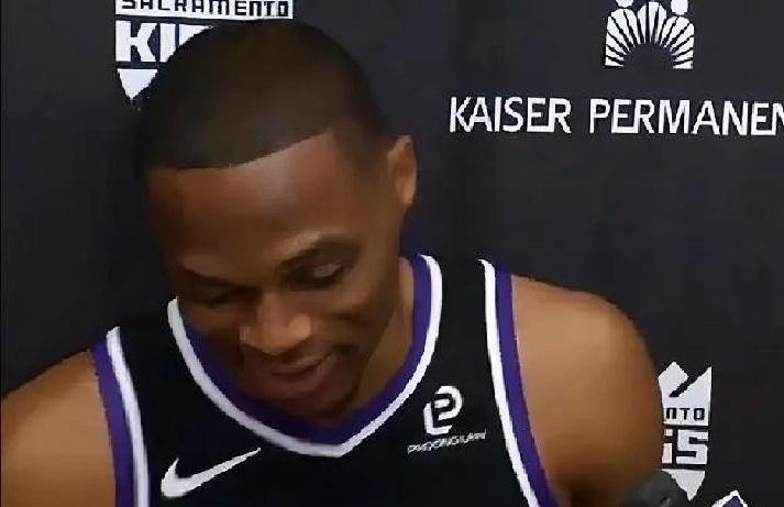 威少再次成为场上的焦点，最近被主帅突然下放替补的位置，引发大家议论纷纷。这事