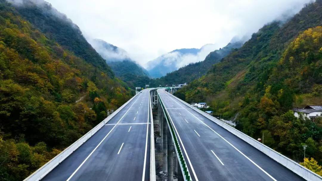 重磅消息！12月25日，安康至岚皋（陕渝界）高速公路将全线通车，陕渝之间再添交通