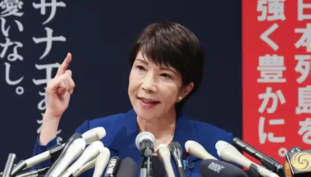 日本专家此前就曾发出警示：若当前中日关系持续恶化超过一年，即便不计算2.6万亿日