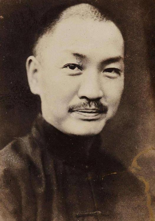 48年戴季陶不肯逃往台湾，蒋介石威胁：你不走，蒋纬国也不能走。 戴季陶和蒋介