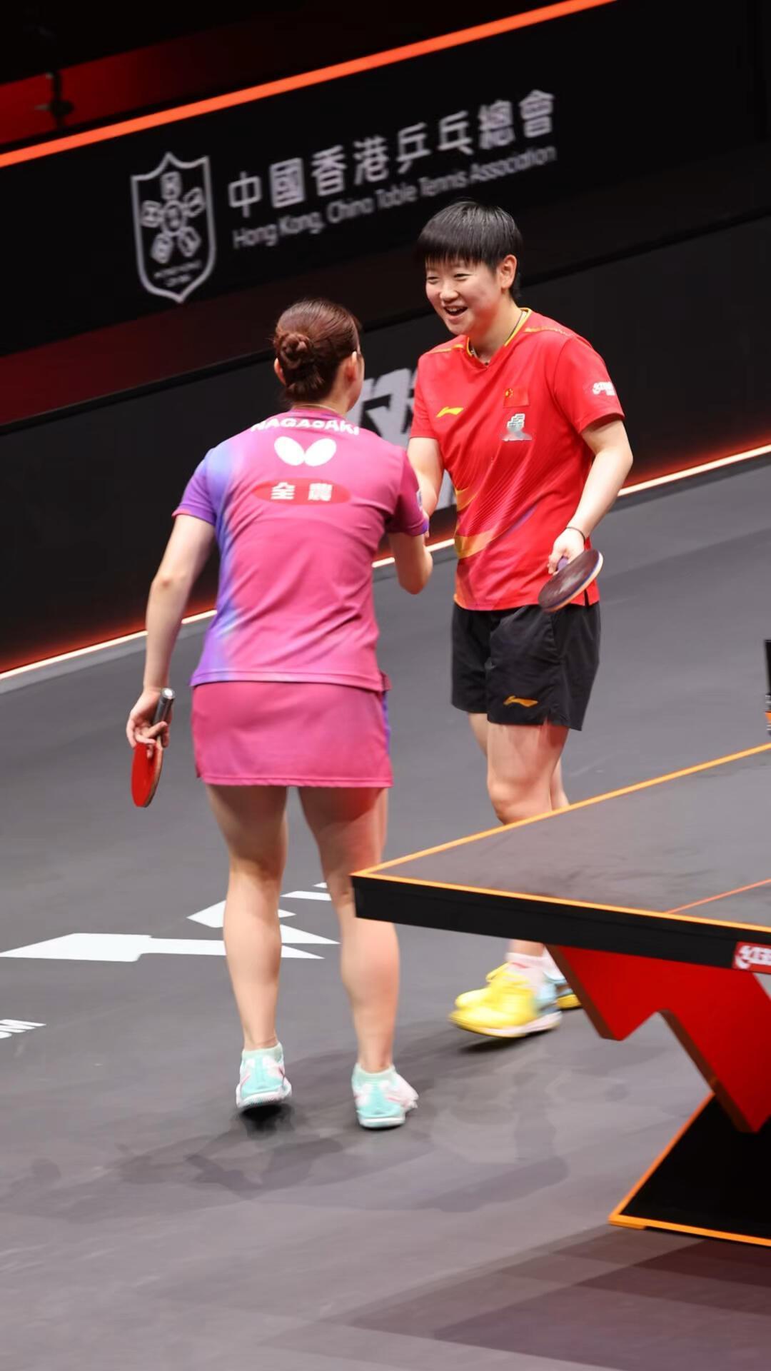 孙颖莎开心下台，不管输赢，竞技体育在孙颖莎身上有特别的美！很难看到对手也这样，