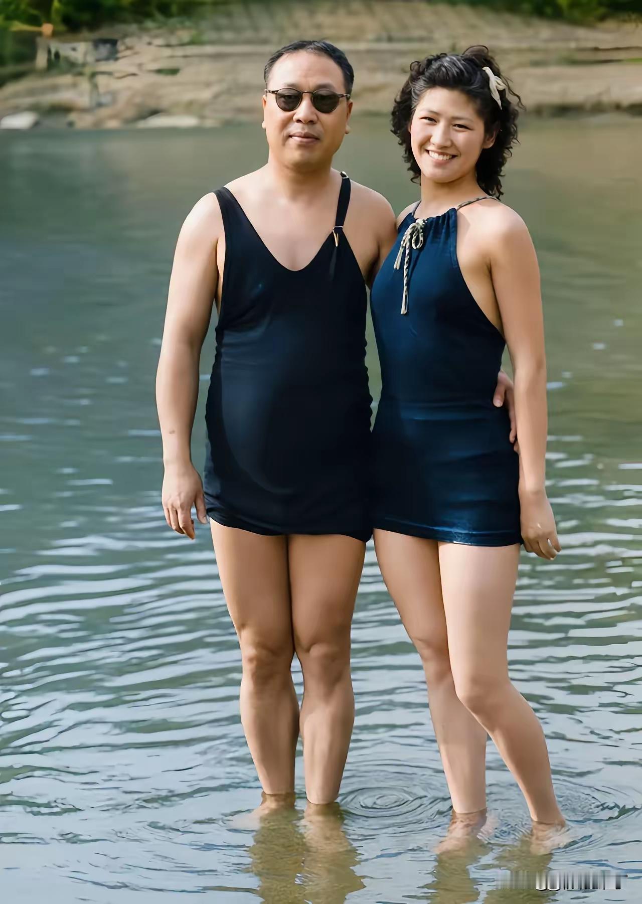翻到这张1940年重庆北温泉公园的老照片时，着实被惊到了。彼时的陪都重庆正处在
