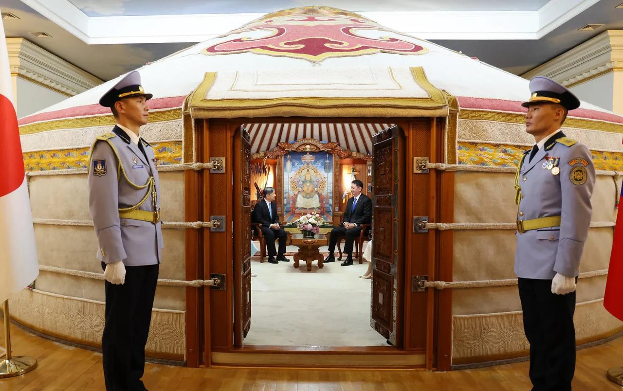 日蒙会谈，怎么在蒙古包里面