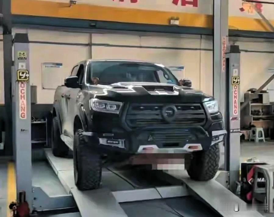 陕西西安，一女子开着长城炮柴油车，到某加油站加油，她告诉工作人员:柴油加满，谁