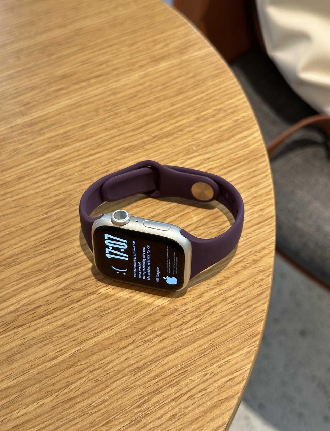 applewatch12来了，我的梅子色表带还很香~苹果表带紫色有韵味苹果
