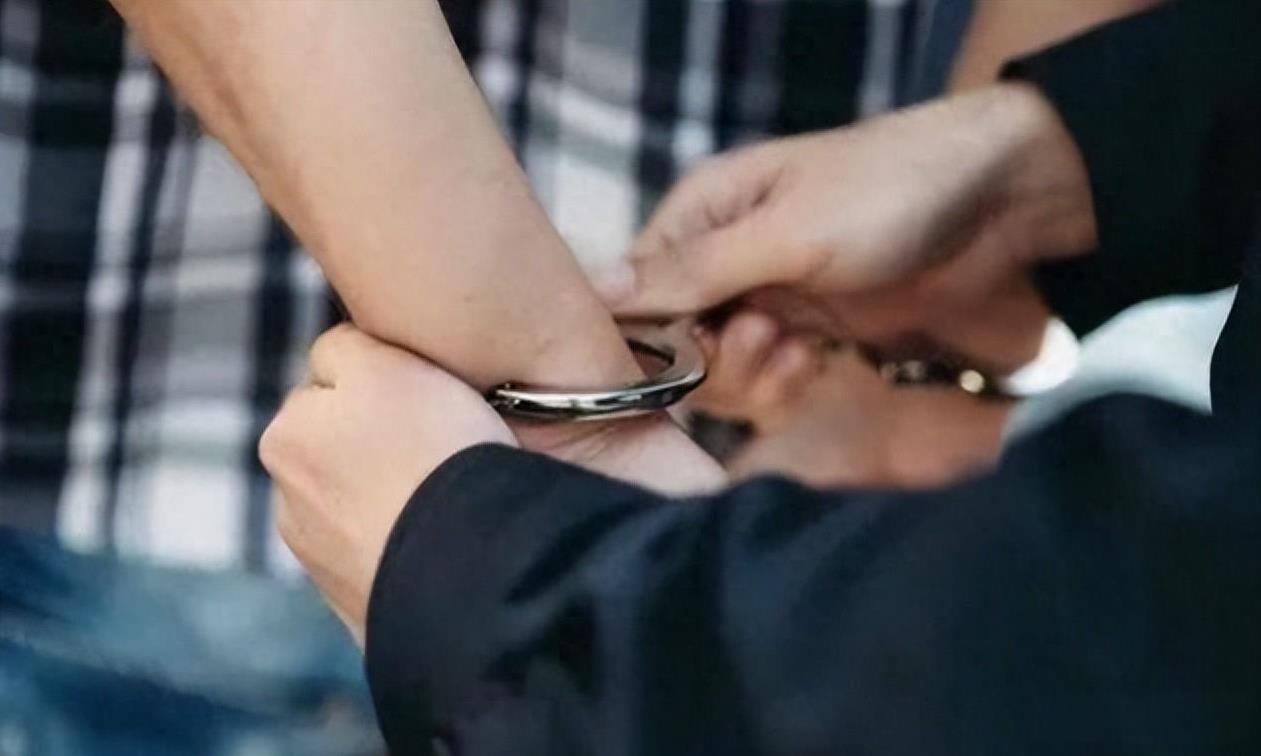 内鬼落网了！国安又发现一个当代汉奸：某高校教授勾结境外组织，让学生偷机密数据，只