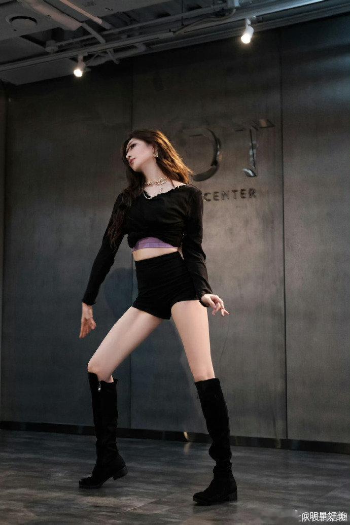 江疏影短裙​​​美女​​​
