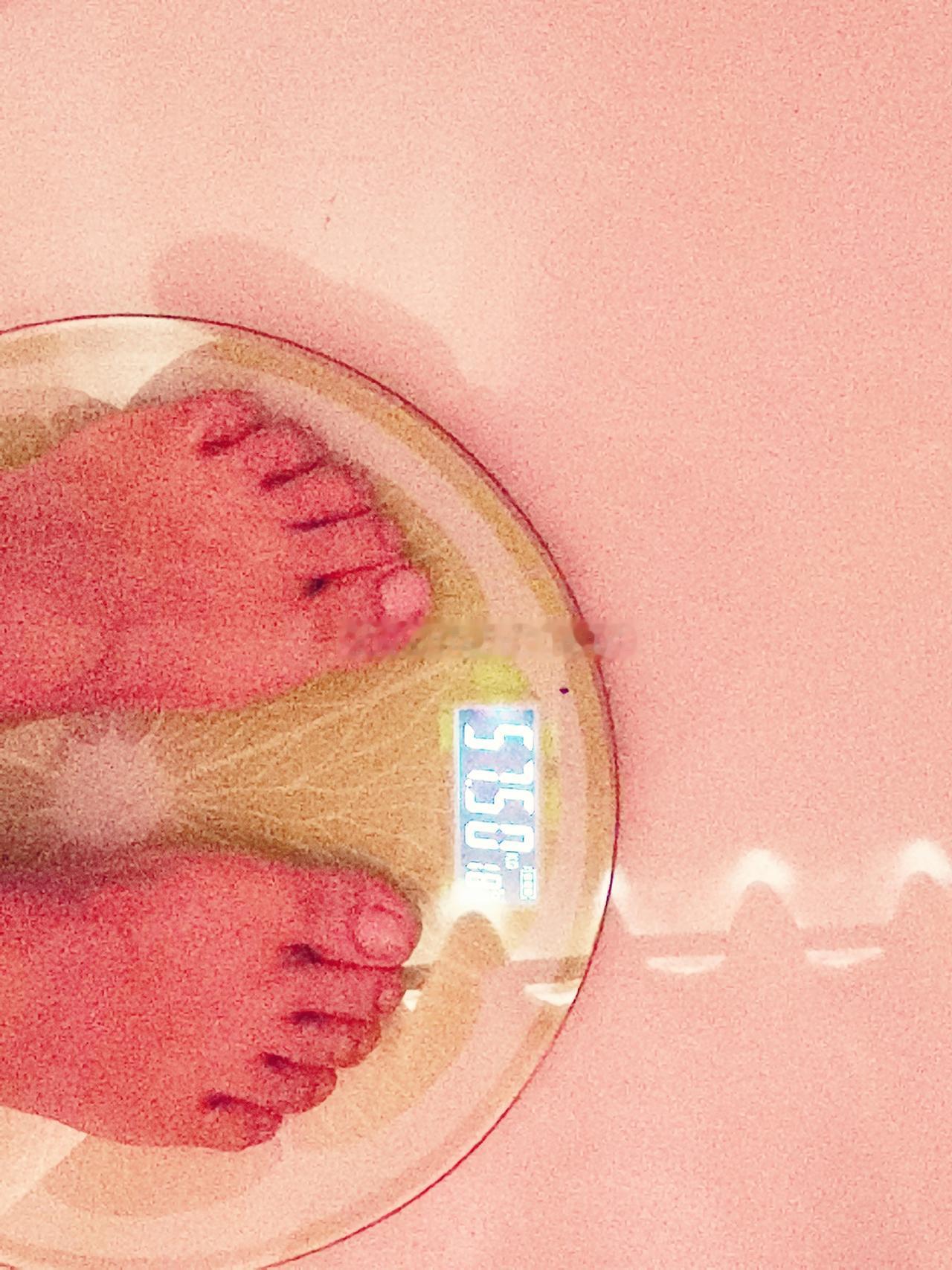 别整那些花里胡哨的啦！减肥根本就没有什么好的方法，就是一个字“饿”，饿到生无可恋