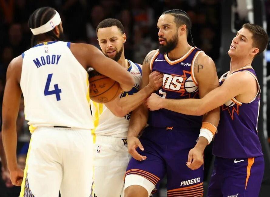 勇士争8赢太阳，需满足以下2个条件条件：1、库里再次砍下35+2、波尔津吉