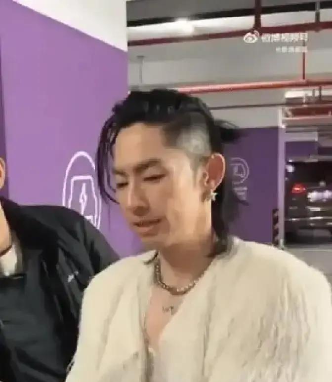 言承旭凌晨三点砸200万不是复出，是救兄弟。言承旭凌晨三点打200万帮吴建豪