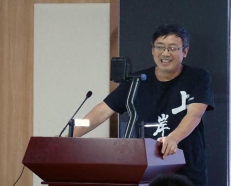 谁能想到，一场围绕“英语到底该不该占这么高分值”的争论，最后竟然越吵越大！9月7