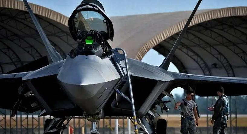 美国空军是怎样把750架F-22，一步步“折腾”到仅剩100多架的？猛禽战机研发
