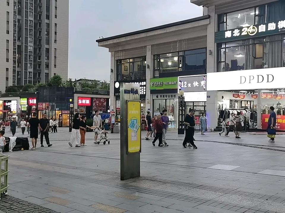 哪一句话最能代表重庆雄起，雄起！如果你听到了这两个字，应该知道是重庆吧！