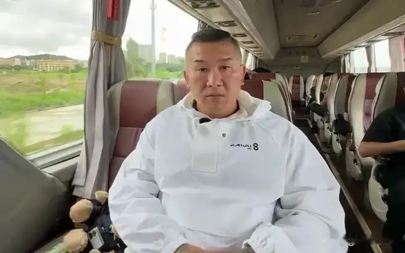 馆长证实：93阅兵去不了！抖音也开不了馆长今晚（19日）在节目中表示，“昨天