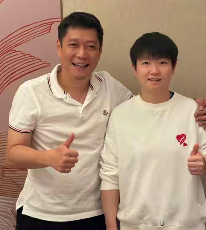 邱贻可近期谈及了孙颖莎在全运会女单决赛中不敌王曼昱的原因。他认为，双方技术水平在