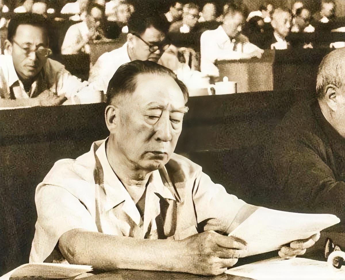 1955年，薄一波同志如果参与授衔，应该授什么军衔？什么军衔最合适？