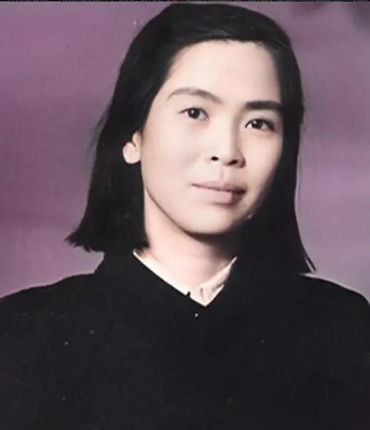 1984年，贺子珍病逝。然而，在遗体火化过程中，发生了一件“怪事”。原来，工作人