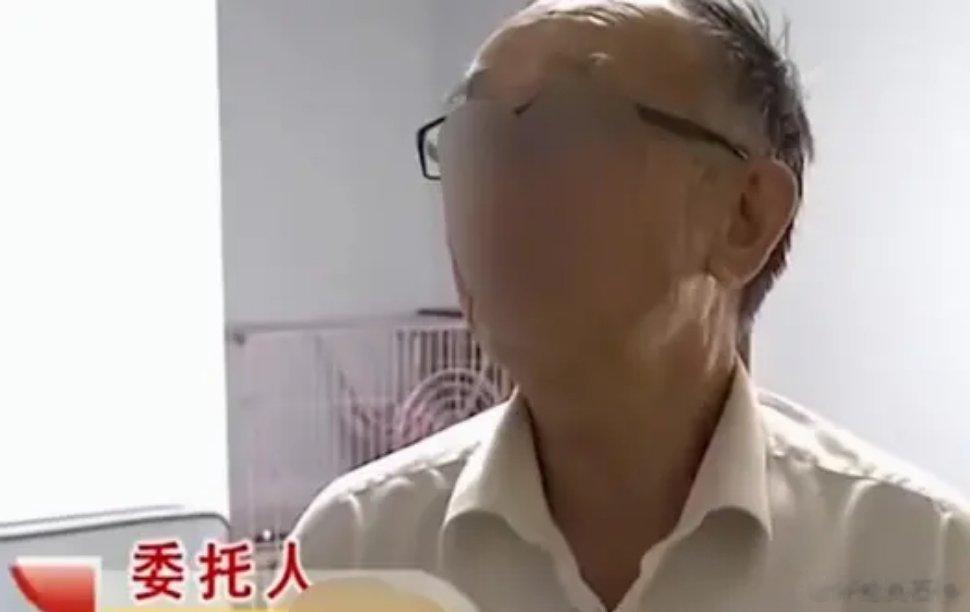 哥哥月收入只有5000元，弟弟资产上百万，老宅征收，父亲给弟弟80万，哥哥70万
