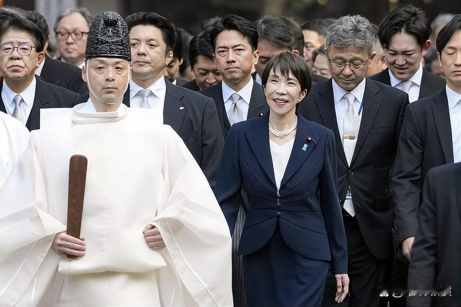815投降日大局已定！美国强硬敲打日本，高市早苗被迫放弃拜鬼临近8月15日