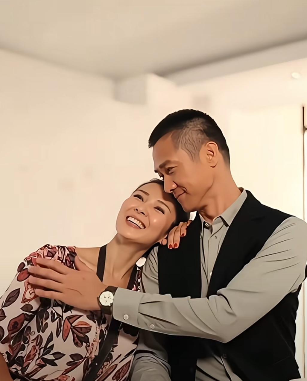 同居九年，一句“我更爱我自己”，两人就此分道扬镳。分手四年后，他们在新剧《大生