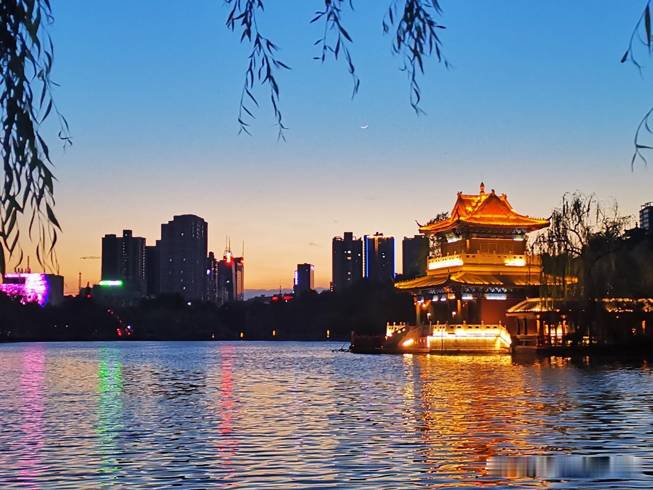 以法治理，不要人制，口诛笔伐一个企业正常用工安排，要不得！问题的核心是新招员