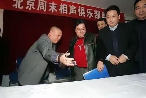 【相声行业出现关门潮，到底是因为什么呢？】今年以来，卢鑫玉浩领衔的相声新势力解