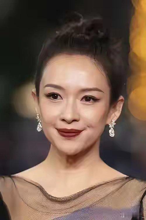 在汪峰的几段感情中最吃亏的还是章子怡！其他女人或多或少都在汪峰身上获得了名和利，