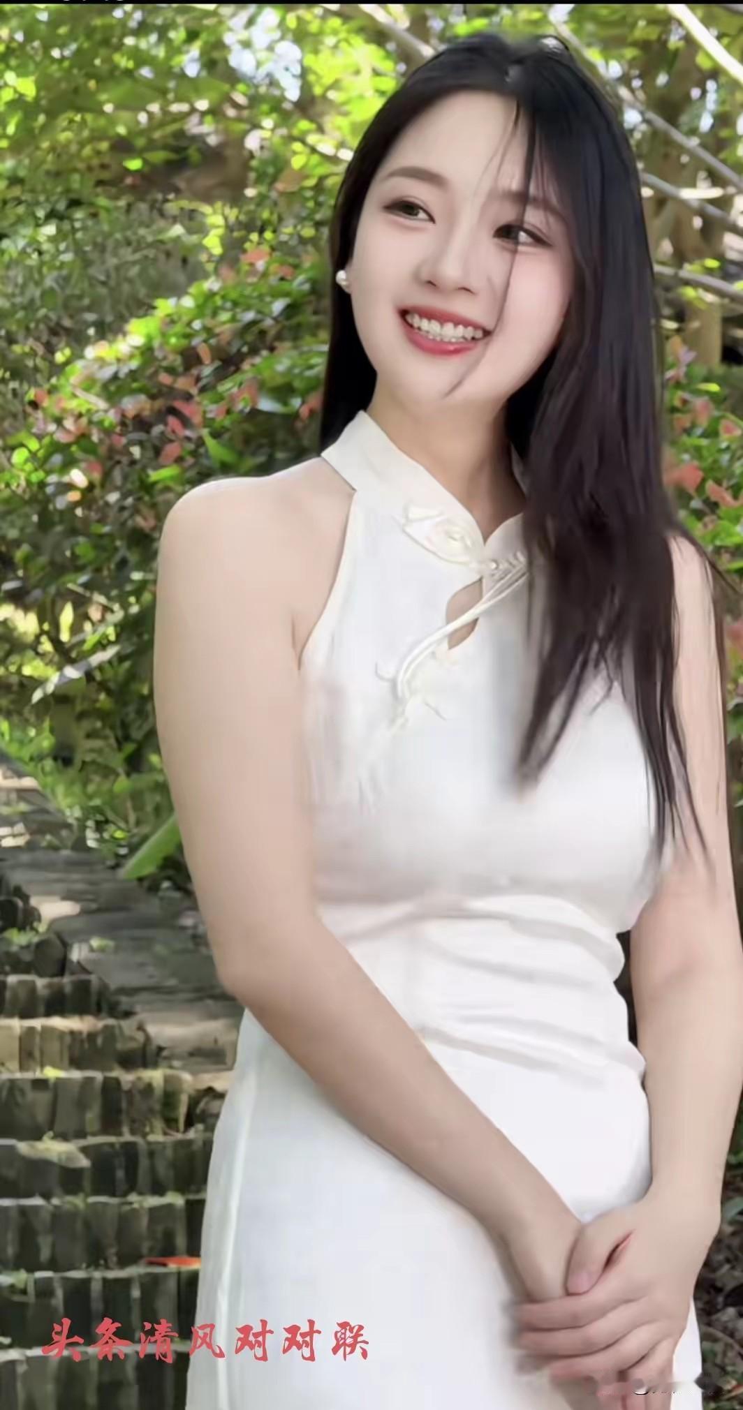 清新自然，白裙飘飘，微笑面对每一天🌸💕