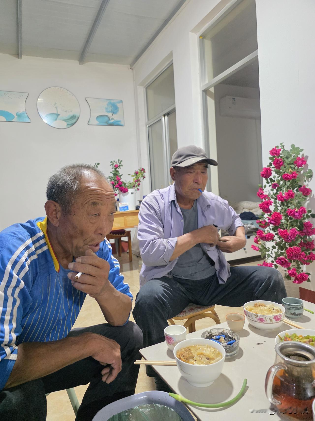 感谢二嫂！老母亲前几天发了一次高烧，那天晚上。村医一针下去，半小时退烧，但出