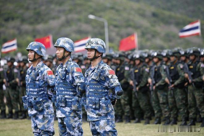 中马和平友谊联演兵临马来西亚！这次演习有啥新亮点？10月13号下午，咱们的