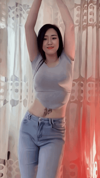 腰功真好，柔软的好似没有脊椎！我试了好几次，累得腰间盘都突出了，结果还是