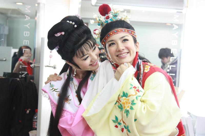 红楼一梦，悲喜人生《红楼梦》宛如一幅瑰丽而细腻的历史画卷，以贾、史、王、薛四