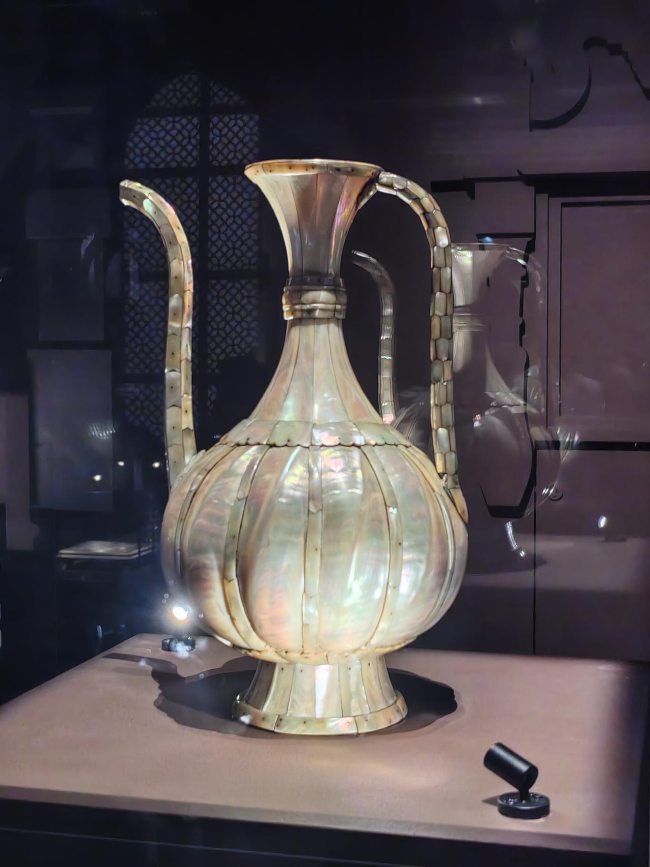 美国类似我国三甲医院的大型医院的工作效率远远超过了东大医院，据我在美国西部最大医