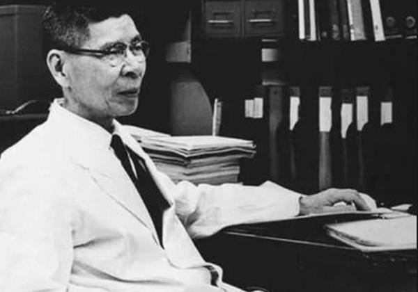 73年李振翩回国，向毛泽东介绍：主席，您看看我娶了个怎样的夫人。1973年，毛主