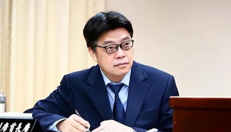 台湾陆委会主委邱垂正说了一句话，把国民党最怕的事摆到了台面上。他称大陆正通过“行