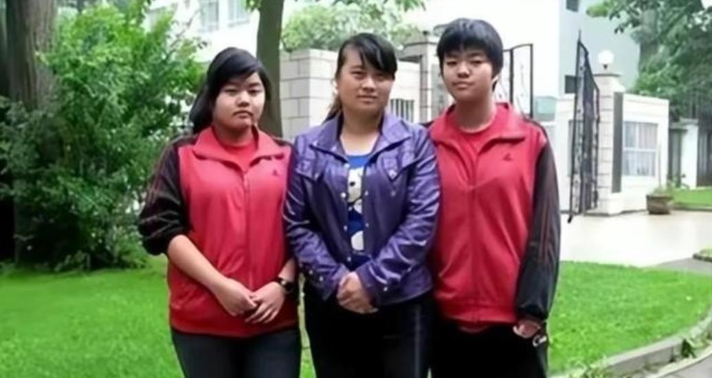 [点赞]1999年，贵州19岁保姆，无奈带着被雇主遗弃的6岁双胞胎投奔娘家，父