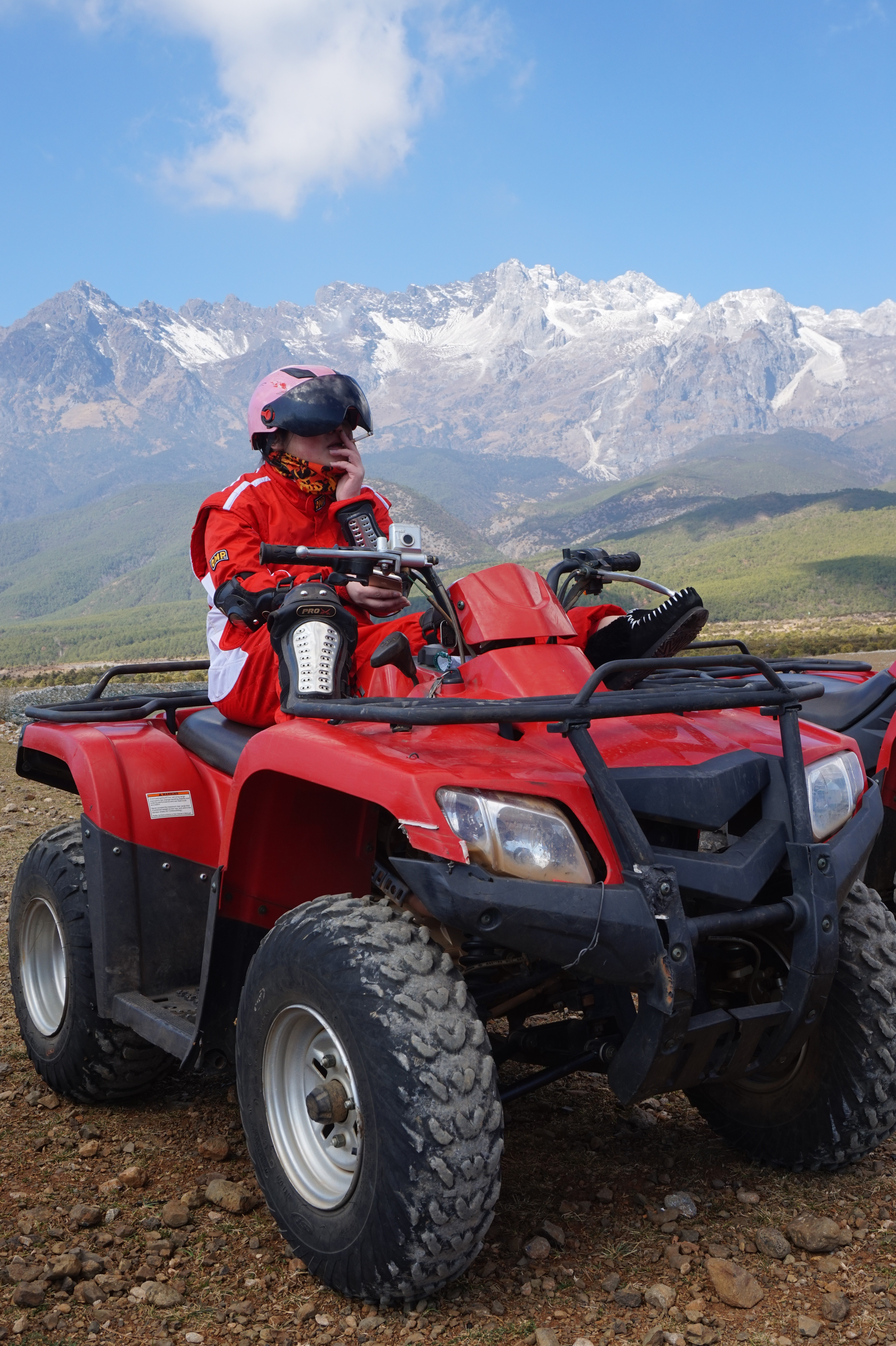 来丽江玩个沙滩摩托吧，感受一下山地越野的快乐！云南旅游攻略君丽江旅行