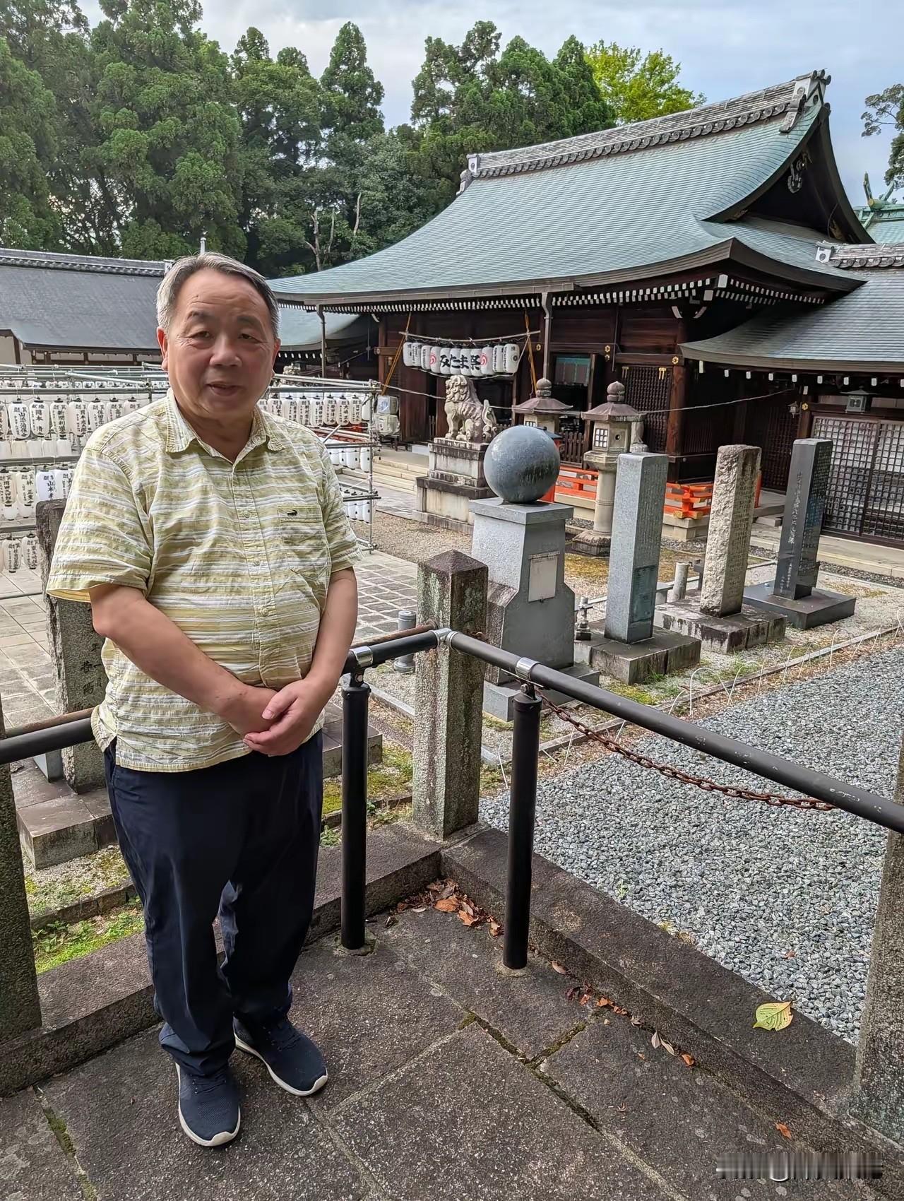 看，石平又作妖了。石平刚发了一段话，说跟朋友约好每年都去护国神社祭拜，还打算一