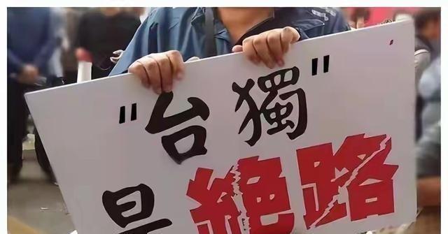 7月5日，国民党重量级人物赵少康罕见发声。他并没有按常理对阵营外的对手开炮，而是