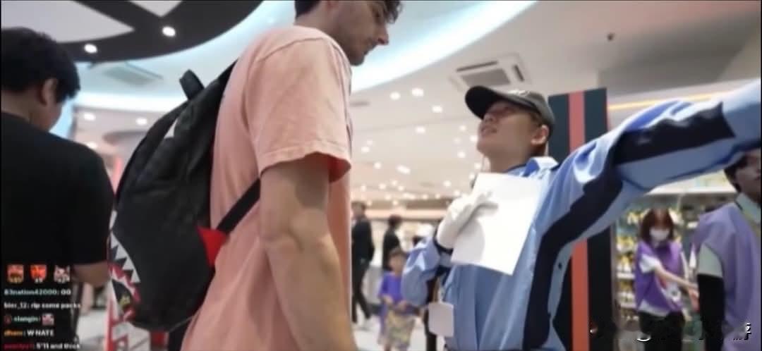 美国争议直播主IcePoseidon遭日本宝可梦中心保安拦在门外这名被日