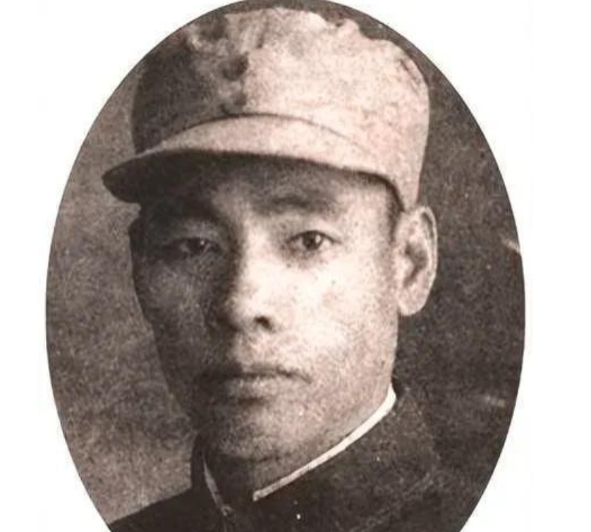 1941年，一名八路军战士寄宿在地主家中，半夜，他感觉有人在抚摸自己，他用力踢了