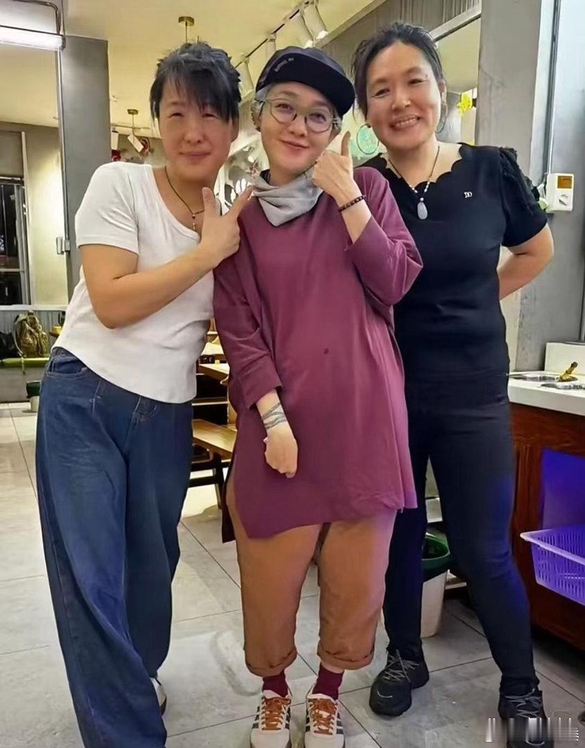 范晓萱现在看起来真‏‏像个老奶奶了，跟以﻿⁠前差别好大。
