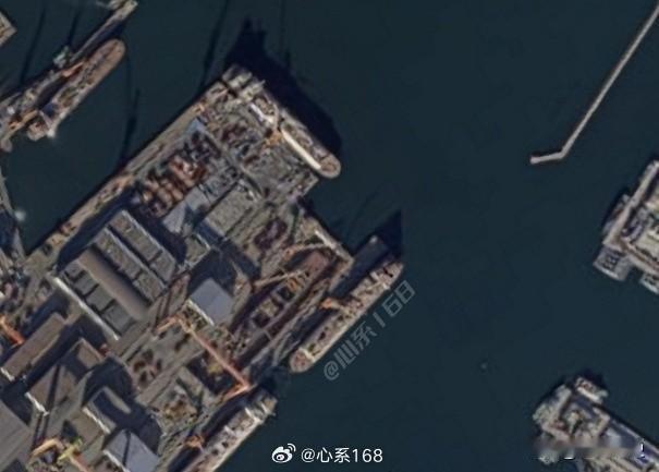 有朋友让我猜CVN-79肯尼迪号跟05谁会先服役。说实话，这个真不太好猜。中国人