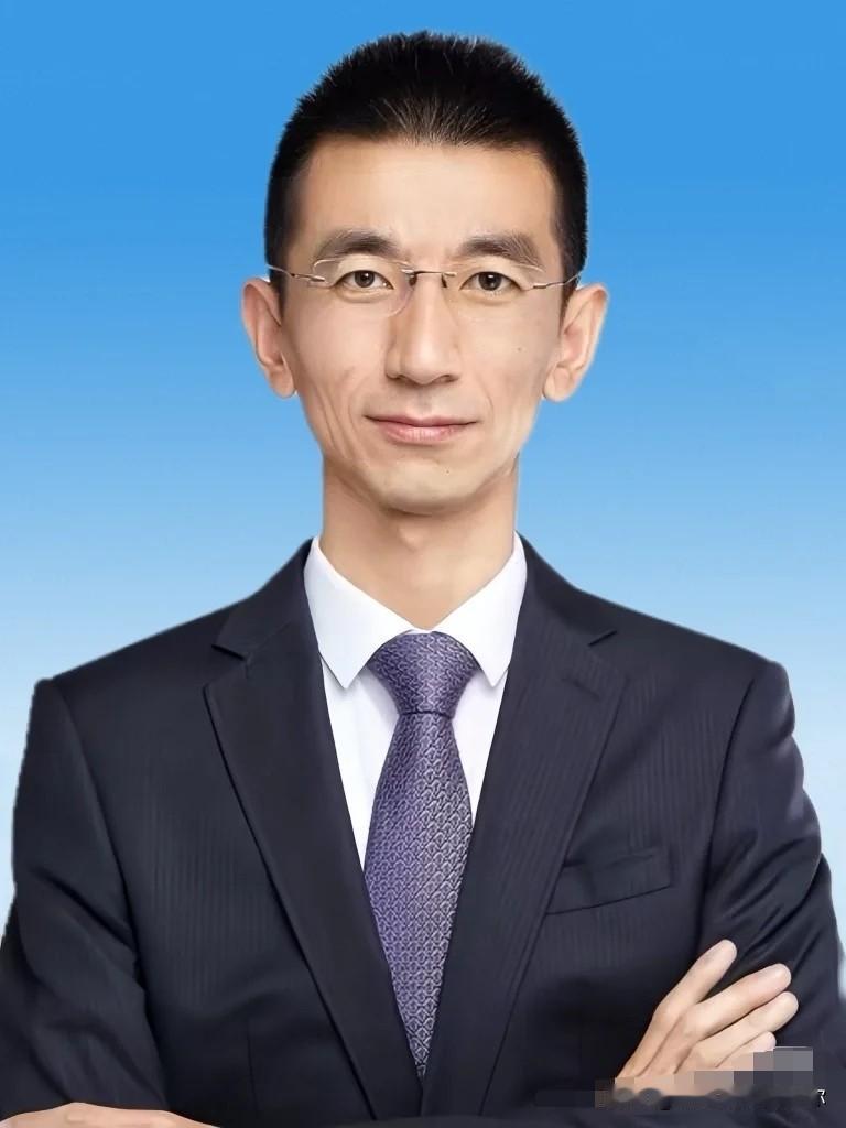 孙东旭离开了东方甄选。他最后一笔公开的收入是3360.3万元，这只是他半年多的