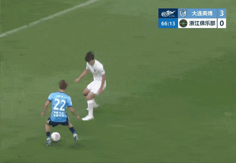 刘浩帆这是航母掉头做了好人，成全了毛伟杰的这个丝滑进球！毛伟杰的带球趟人，一扣