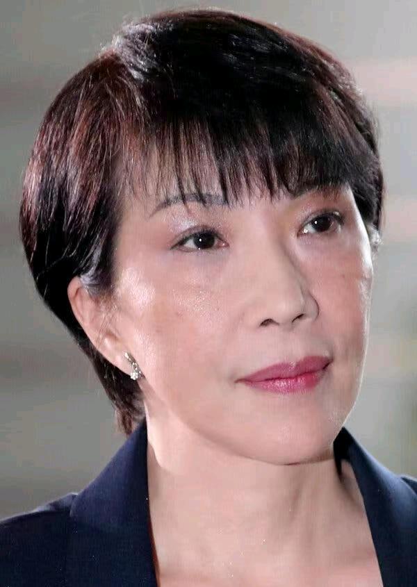 日本这名记者真是有意思，主动找上门来讨要贺电在我们外交部例行记者会上，有一名